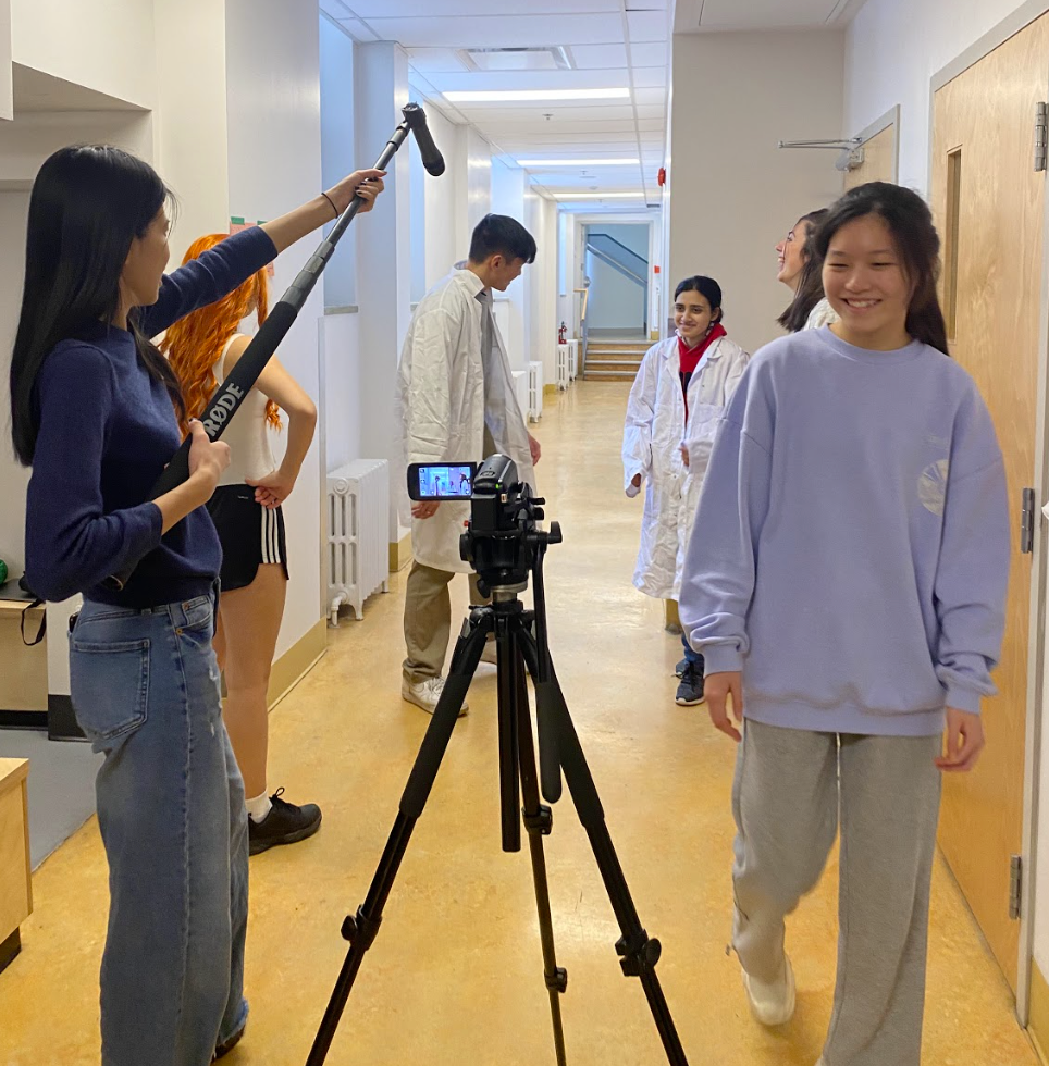 Le tournage de la scène de laboratoire dans les couloirs